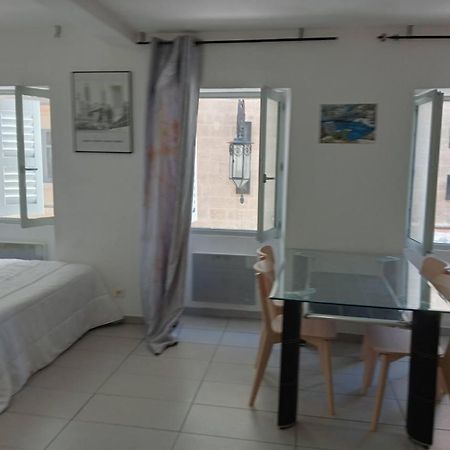 T1 Vieux Port Opera Apartment Marseille Bagian luar foto