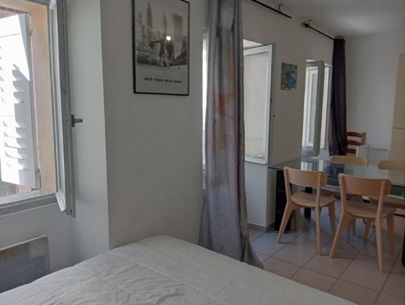 T1 Vieux Port Opera Apartment Marseille Bagian luar foto